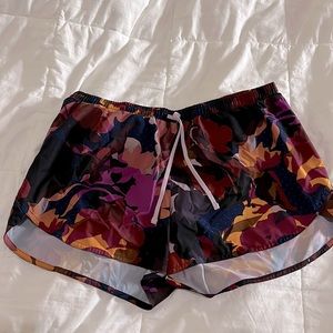 Active shorts Large Old Navy